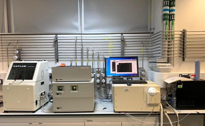 photo of cat lab mfcs and mass spectrometer